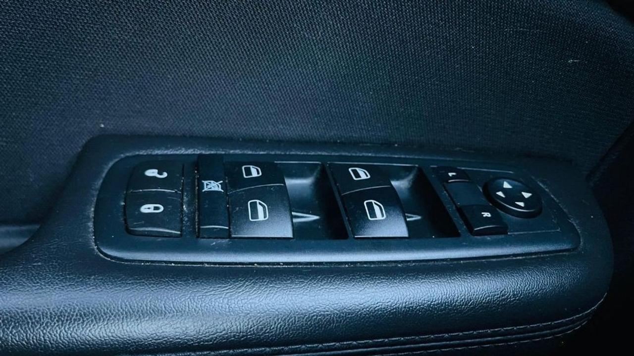 2016 Chrysler 200 LX 4dr Front-wheel Drive Sedan Automatic Photo