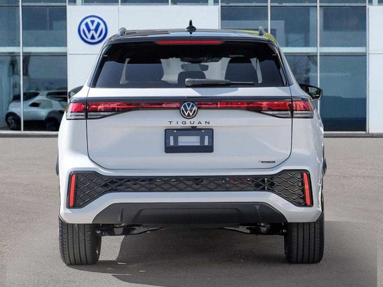 2026 Volkswagen Tiguan Comfortline R-Line Black Edition Photo