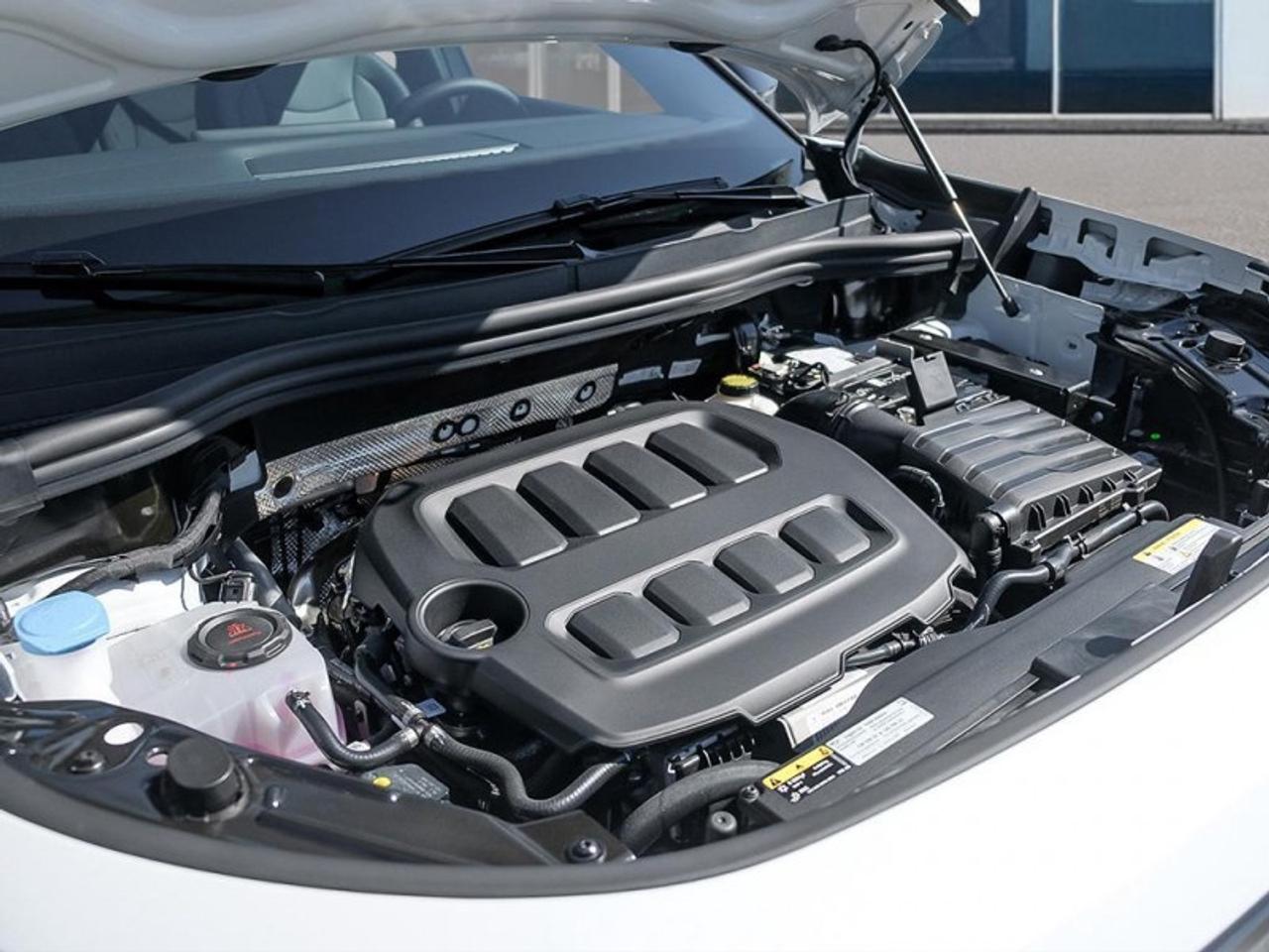 2026 Volkswagen Tiguan Comfortline R-Line Black Edition Photo