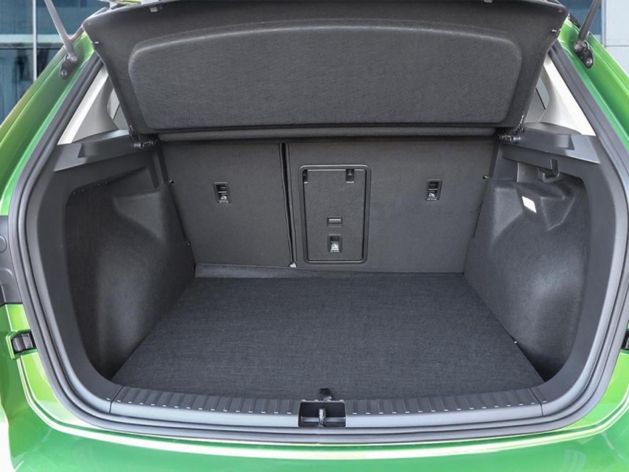 2026 Volkswagen Taos Comfortline Black Edition Photo