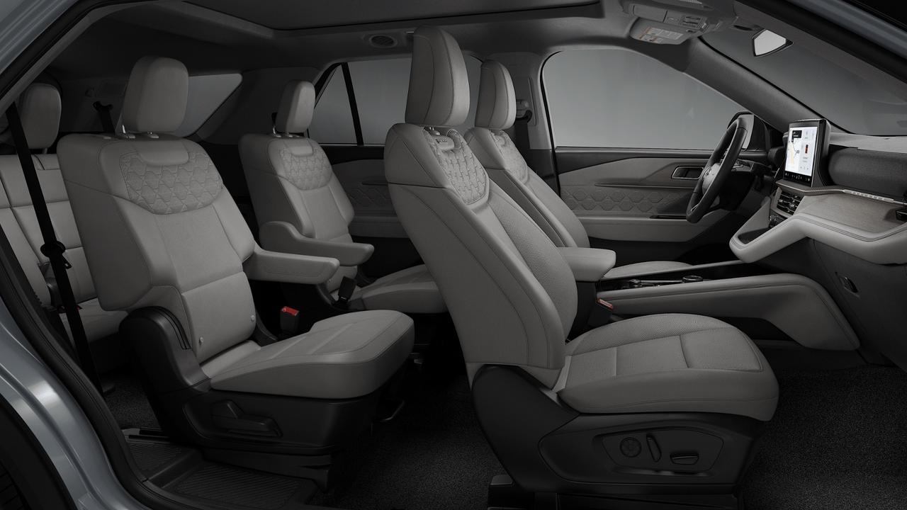2026 Ford Explorer Platinum 4WD Photo5