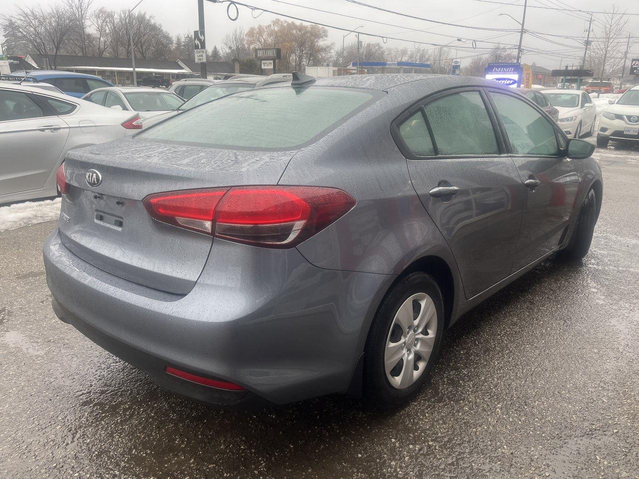 2017 Kia Forte LX Photo3