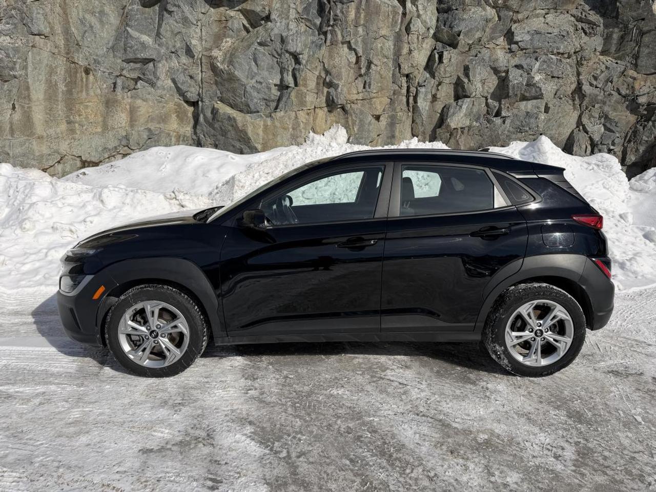 2023 Hyundai KONA 2.0L Preferred AWD Photo3