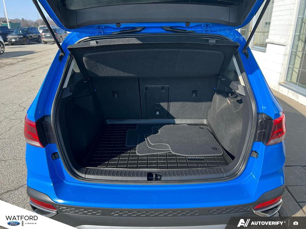 2022 Volkswagen Taos Comfortline 4Motion Photo