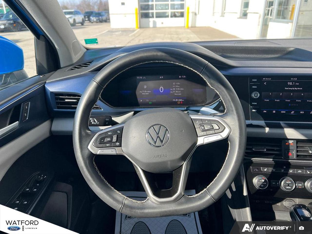 2022 Volkswagen Taos Comfortline 4Motion Photo