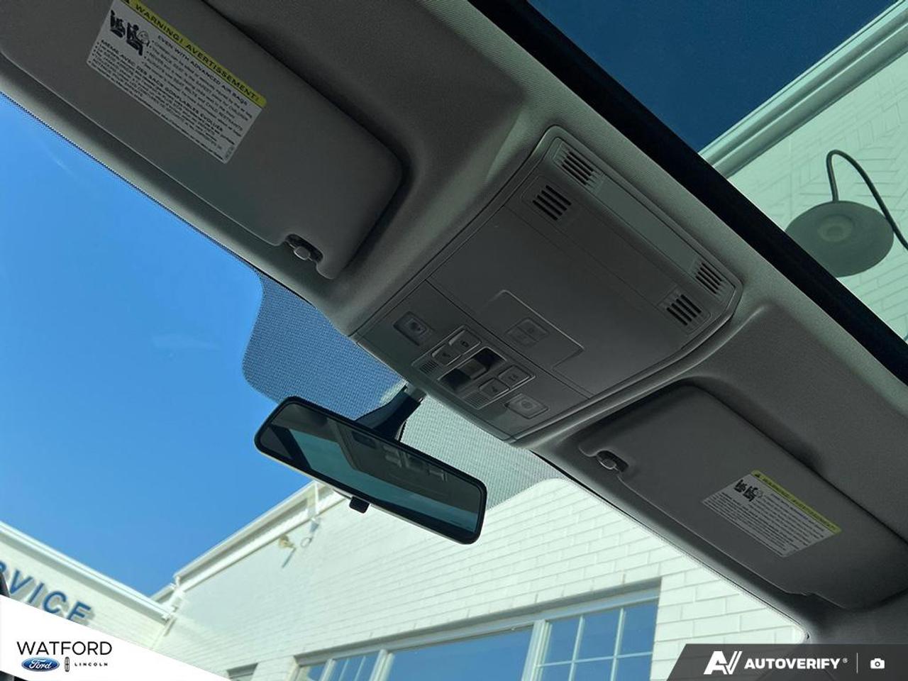 2022 Volkswagen Taos Comfortline 4Motion Photo