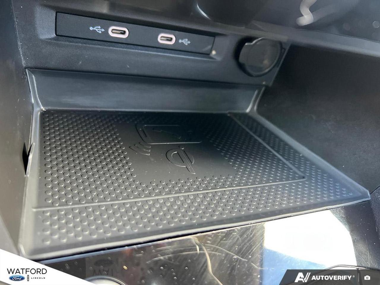 2022 Volkswagen Taos Comfortline 4Motion Photo