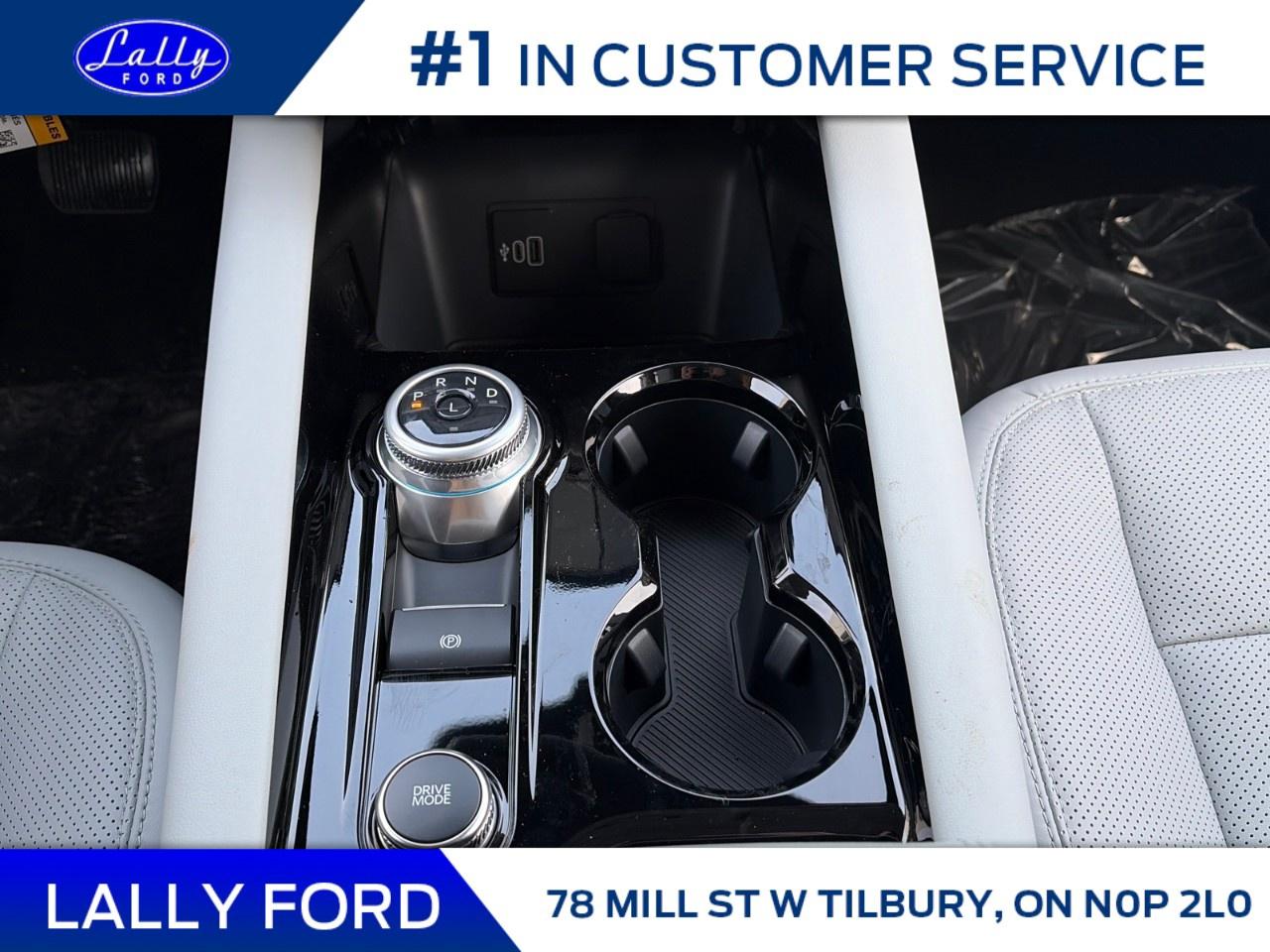 2026 Ford Explorer Platinum 4WD Photo