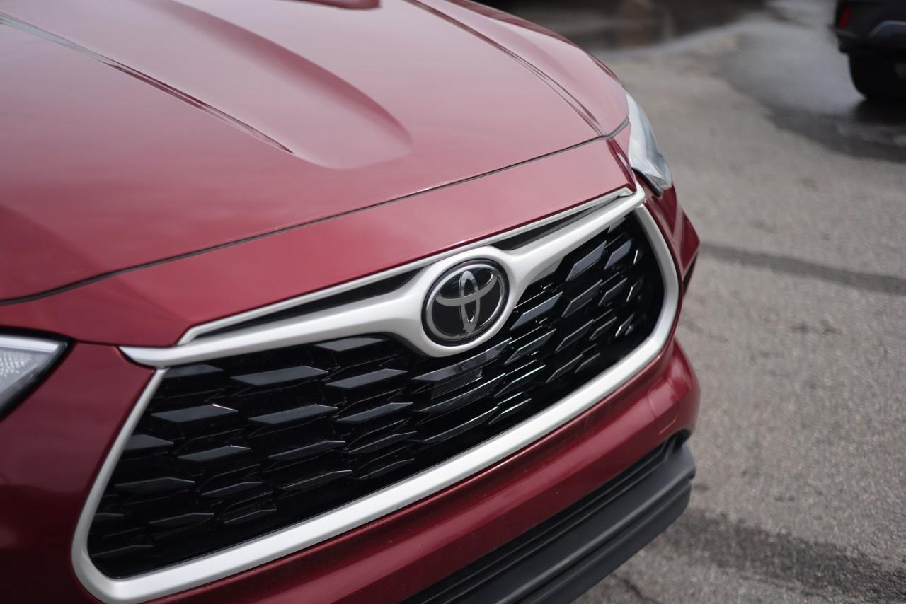 2020 Toyota Highlander XLE AWD Photo