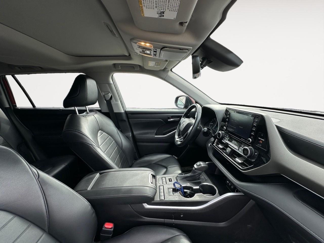 2020 Toyota Highlander XLE AWD Photo