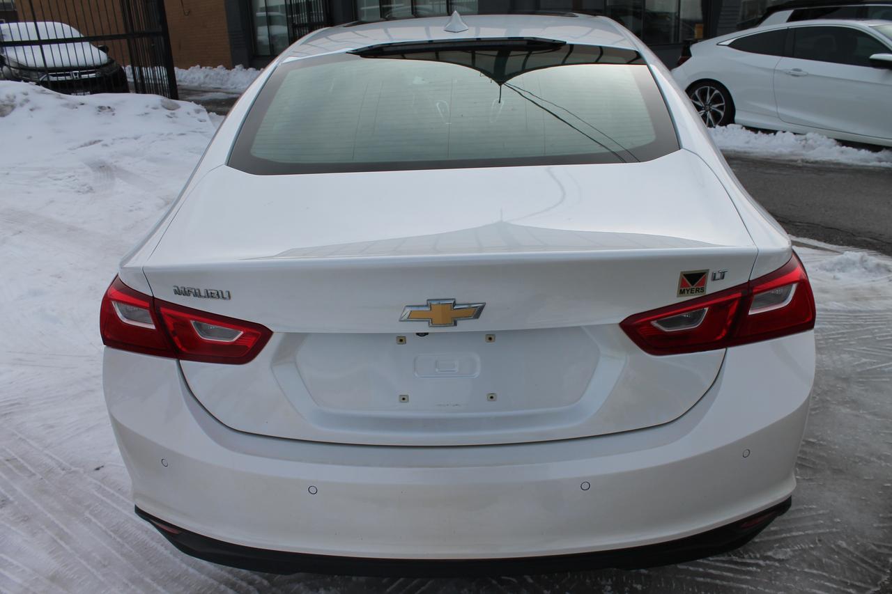 2016 Chevrolet Malibu 1LT Photo3