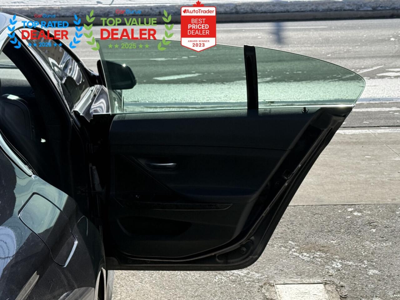 2015 BMW 6 Series 640i //M PKG | SUNROOF | BACK UP CAMERA Photo