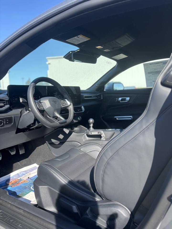 2026 Ford Mustang GT Premium Fastback Photo4