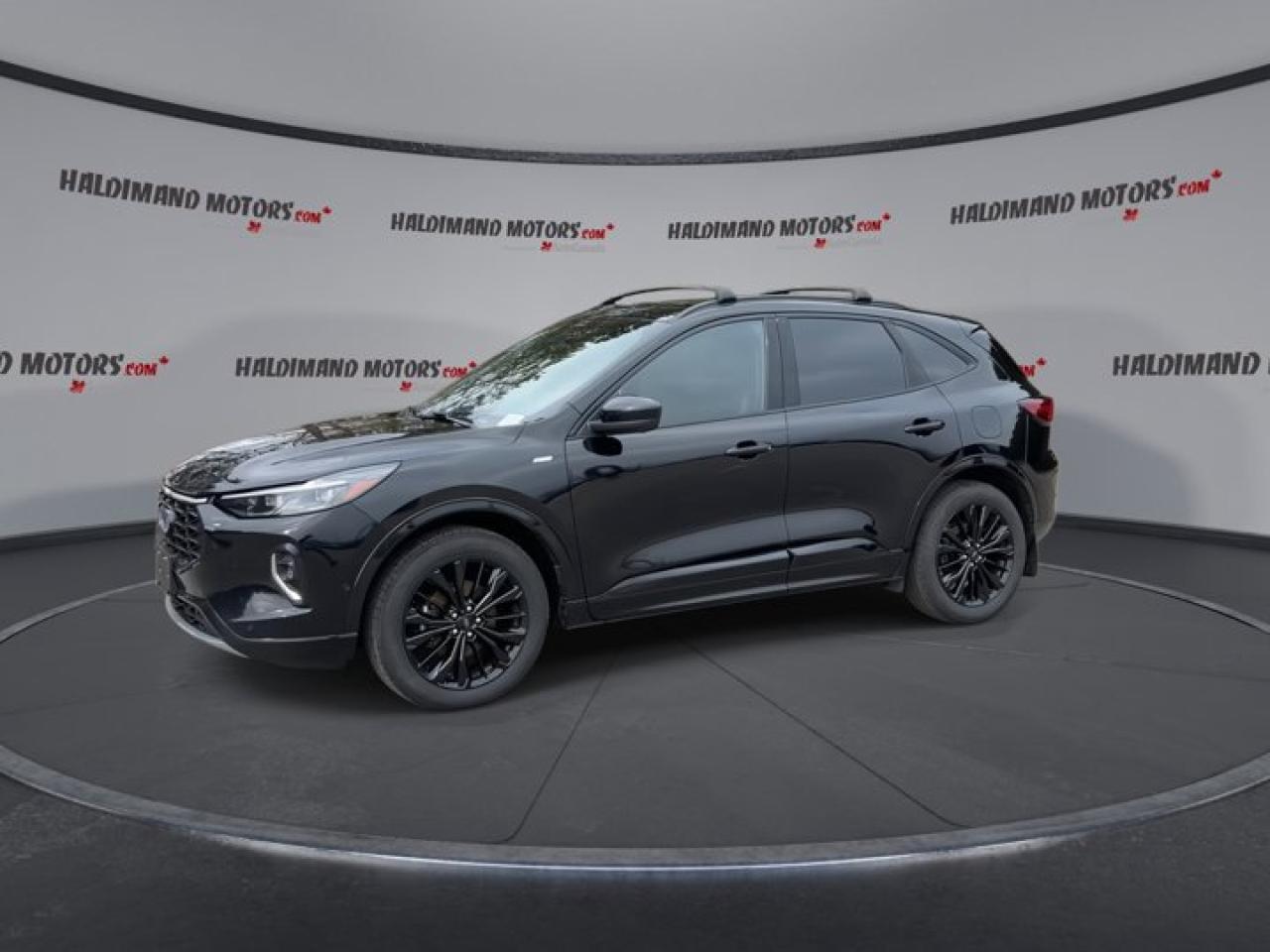 2023 Ford Escape ST-Line Elite AWD | 360 Camera | Remote Start | Heated Steering Wheel | No accidents Photo3