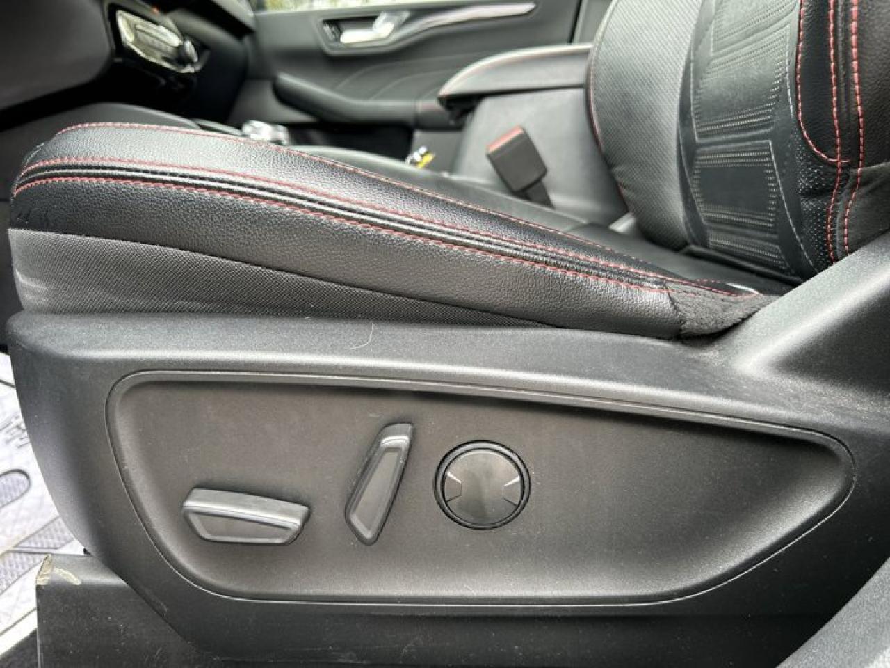 2023 Ford Escape ST-Line Elite AWD | 360 Camera | Remote Start | Heated Steering Wheel | No accidents Photo