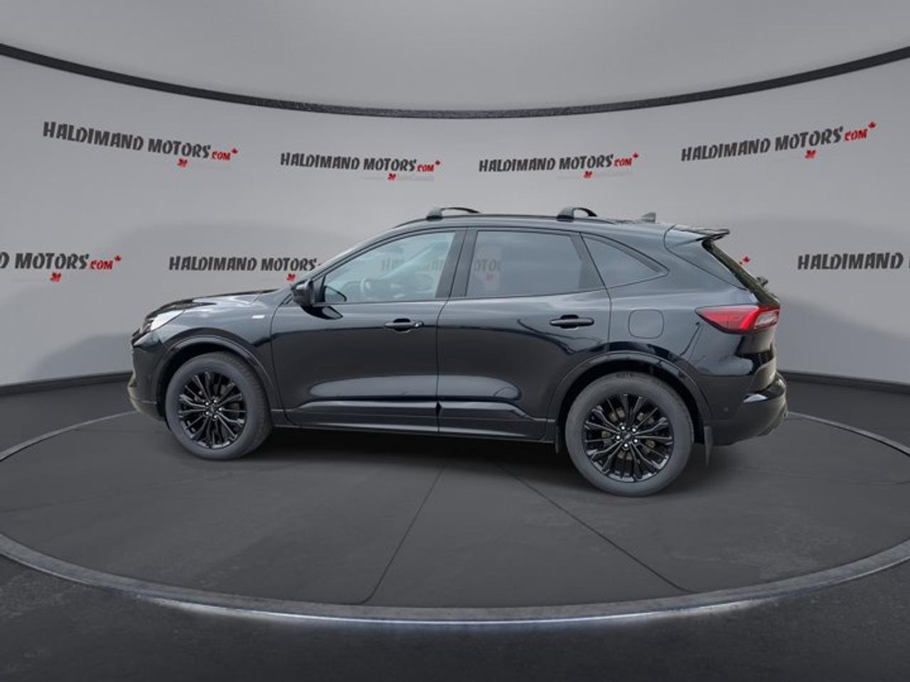 2023 Ford Escape ST-Line Elite AWD | 360 Camera | Remote Start | Heated Steering Wheel | No accidents Photo4