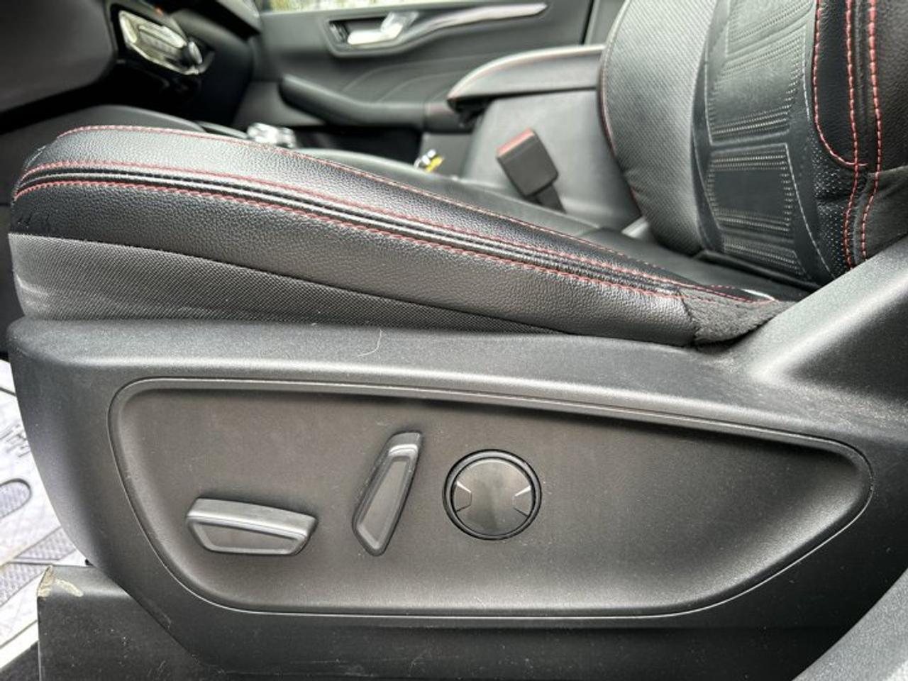 2023 Ford Escape ST-Line Elite AWD | 360 Camera | Remote Start | Heated Steering Wheel | No accidents Photo