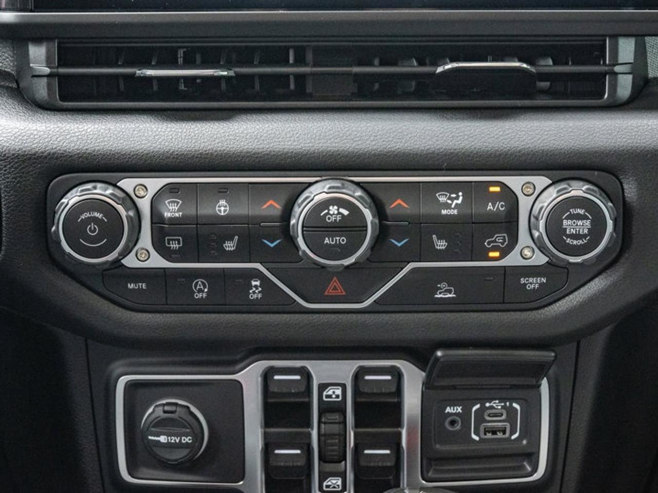 2025 Jeep Wrangler Willys Photo