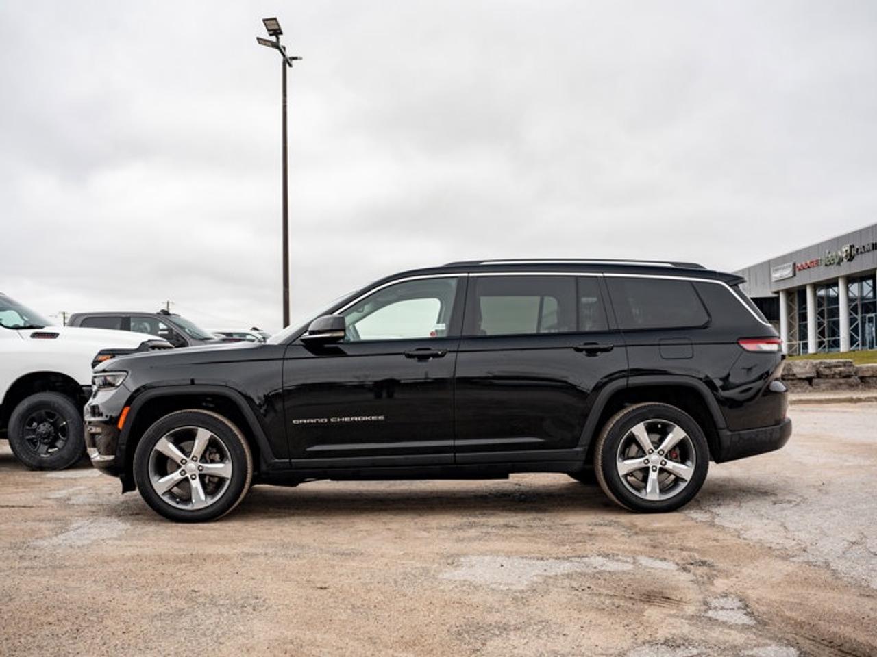 2021 Jeep Grand Cherokee L Limited Photo4