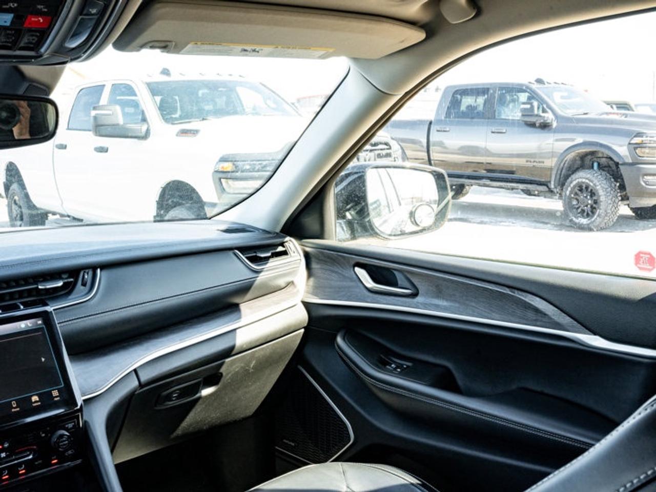 2021 Jeep Grand Cherokee L Limited Photo