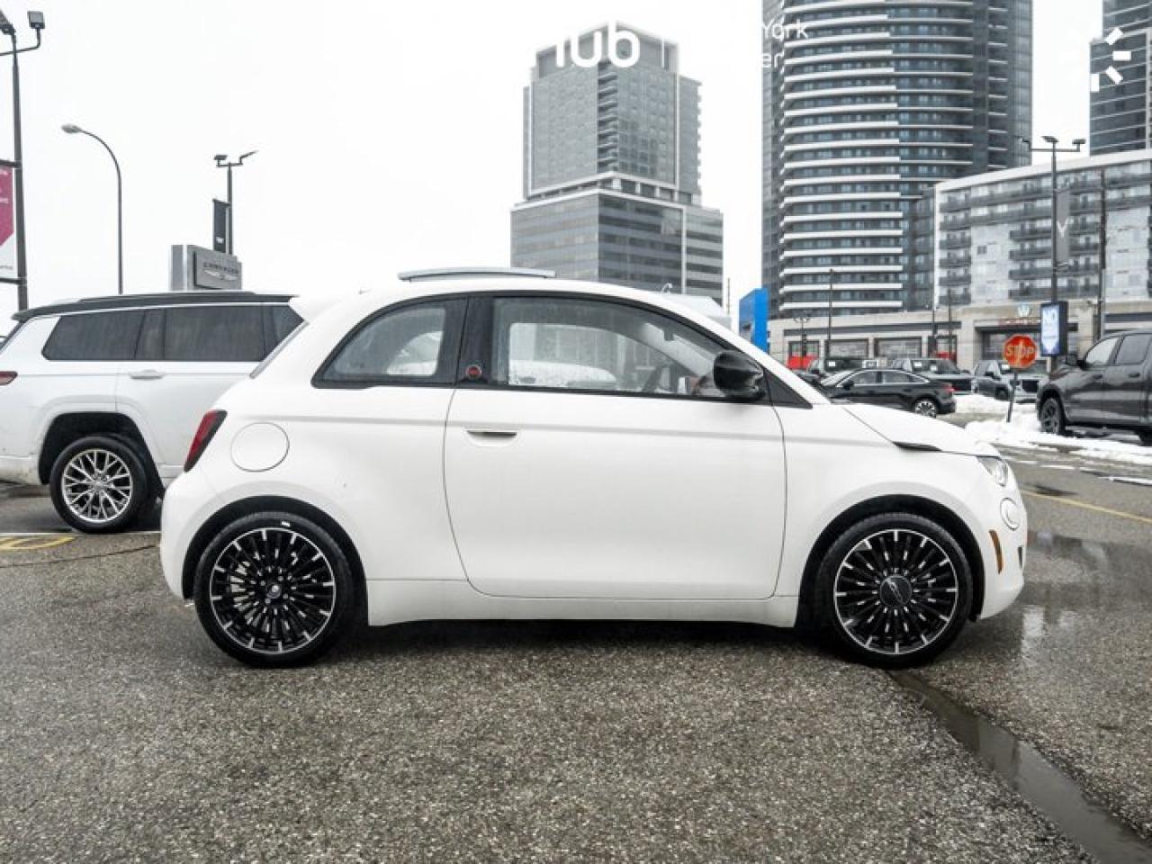 2025 Fiat 500 E (RED) Edition Photo
