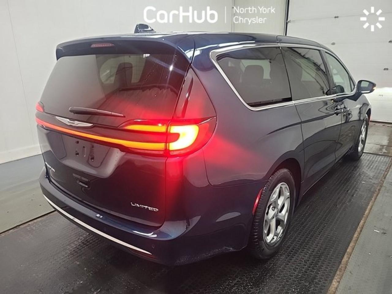 2024 Chrysler Pacifica Limited Photo2