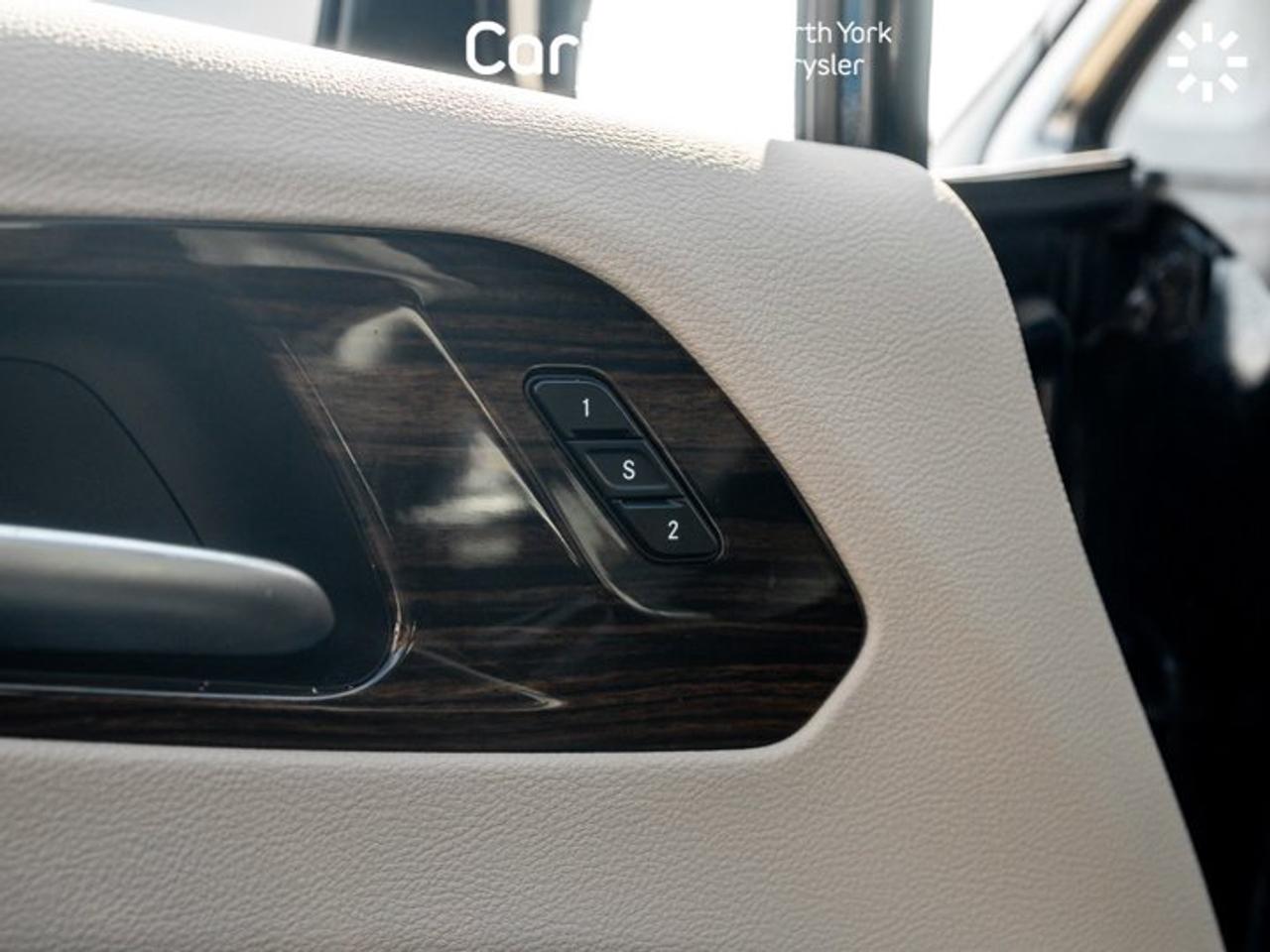 2024 Chrysler Pacifica Limited Panoroof Navi Remote Start Heated Vented Seats Photo