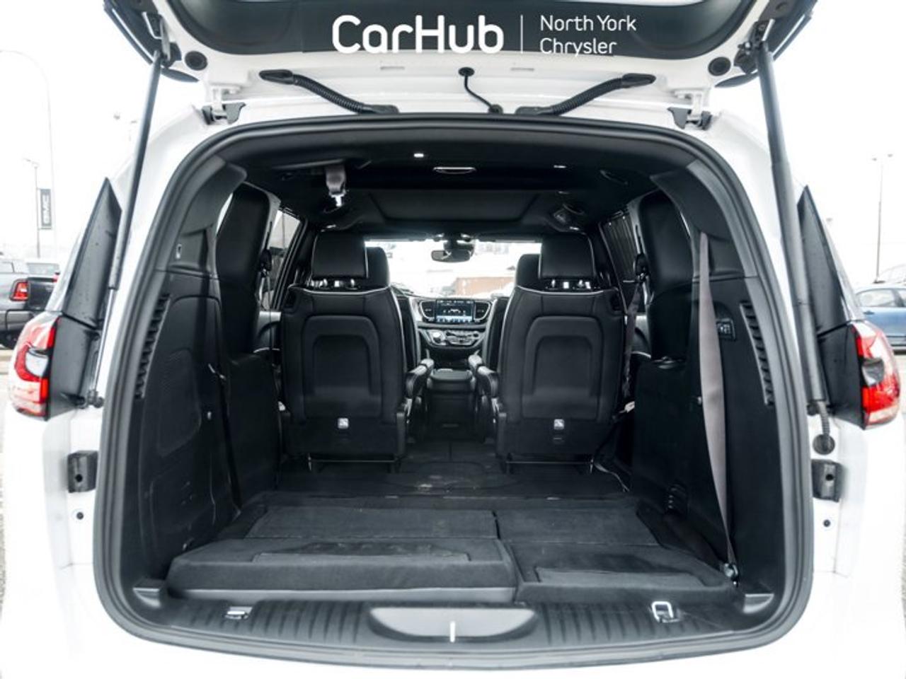 2024 Chrysler Pacifica Limited AWD S Appearance Package Uconnect Theater Family Group Photo
