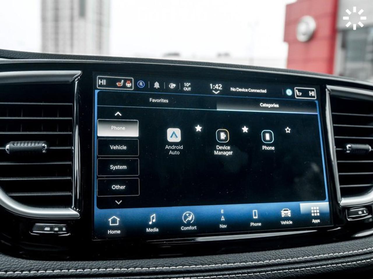 2024 Chrysler Pacifica Limited AWD S Appearance Package Uconnect Theater Family Group Photo