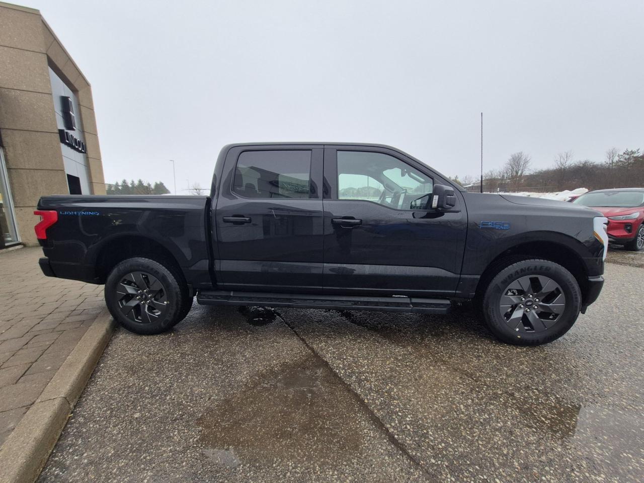 2025 Ford F-150 Lightning FLASH! EXTENDED RANGE! 20" RIMS, CLEAN CAR FAX! Photo