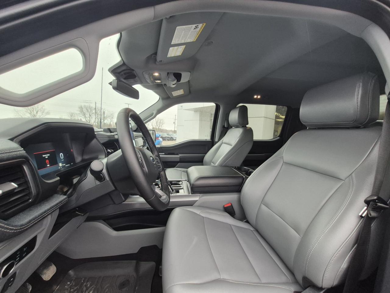 2025 Ford F-150 Lightning FLASH! EXTENDED RANGE! 20" RIMS, CLEAN CAR FAX! Photo