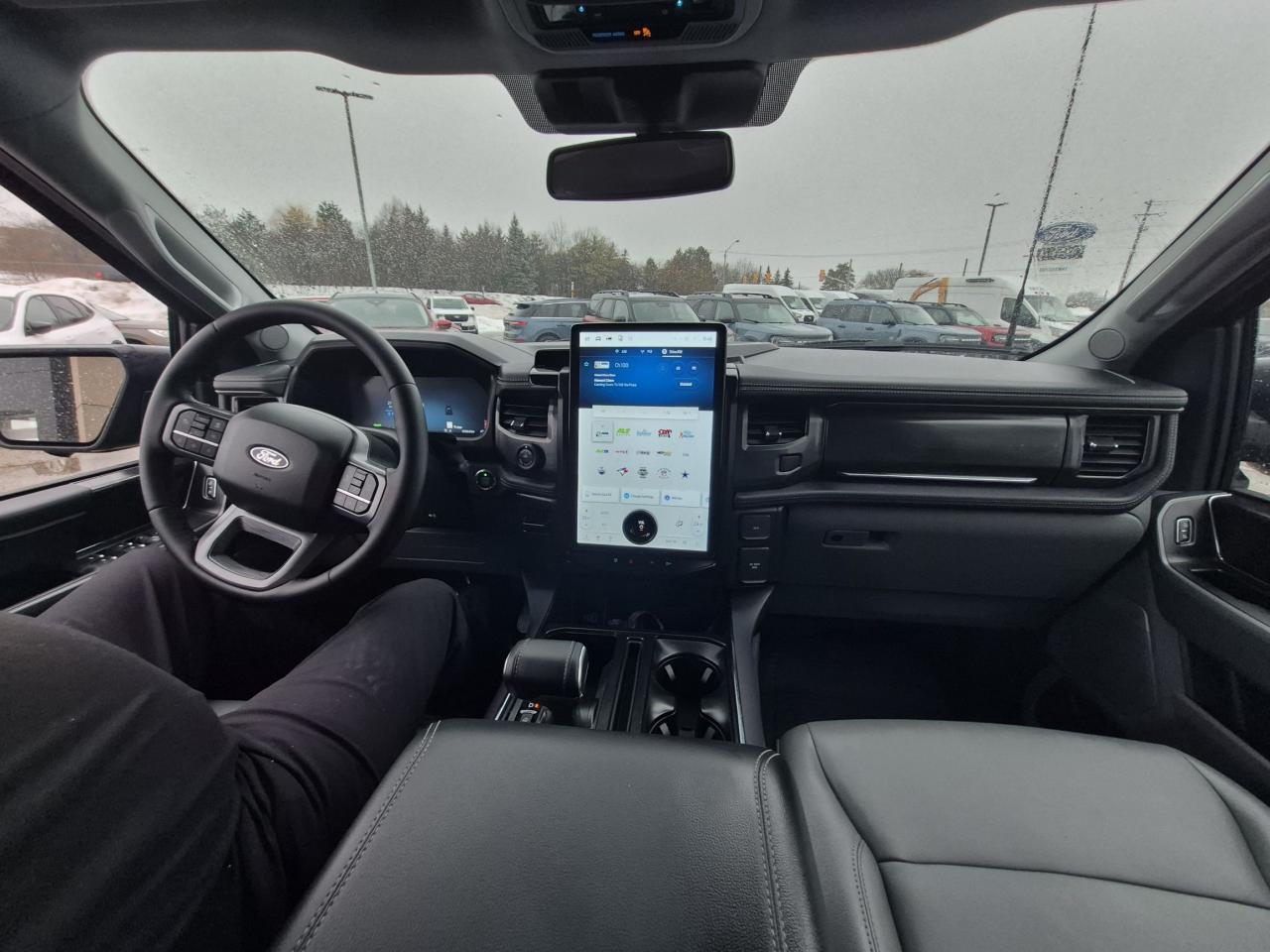 2025 Ford F-150 Lightning FLASH! EXTENDED RANGE! 20" RIMS, CLEAN CAR FAX! Photo