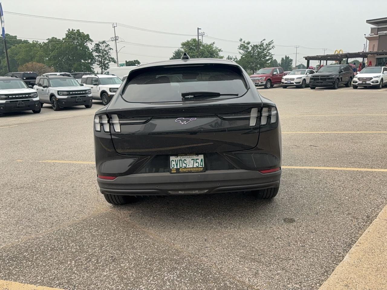 2025 Ford Mustang Mach-E PREMIUM, AWD, EXTENDED RANGE, LIKE NEW! Photo3
