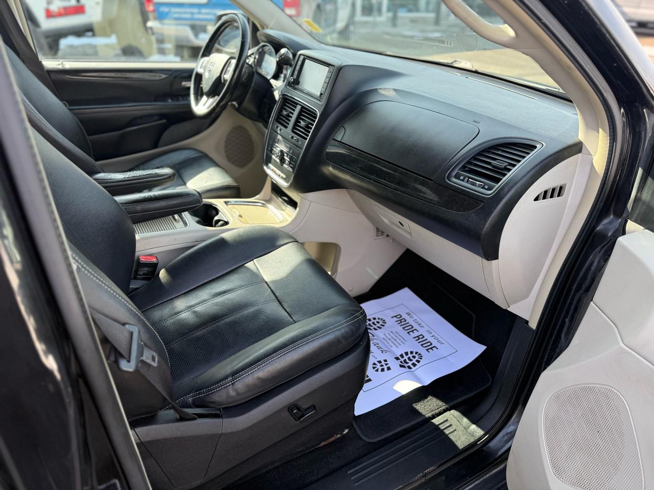 2016 Dodge Grand Caravan Crew Plus ** leather *** DVD Photo