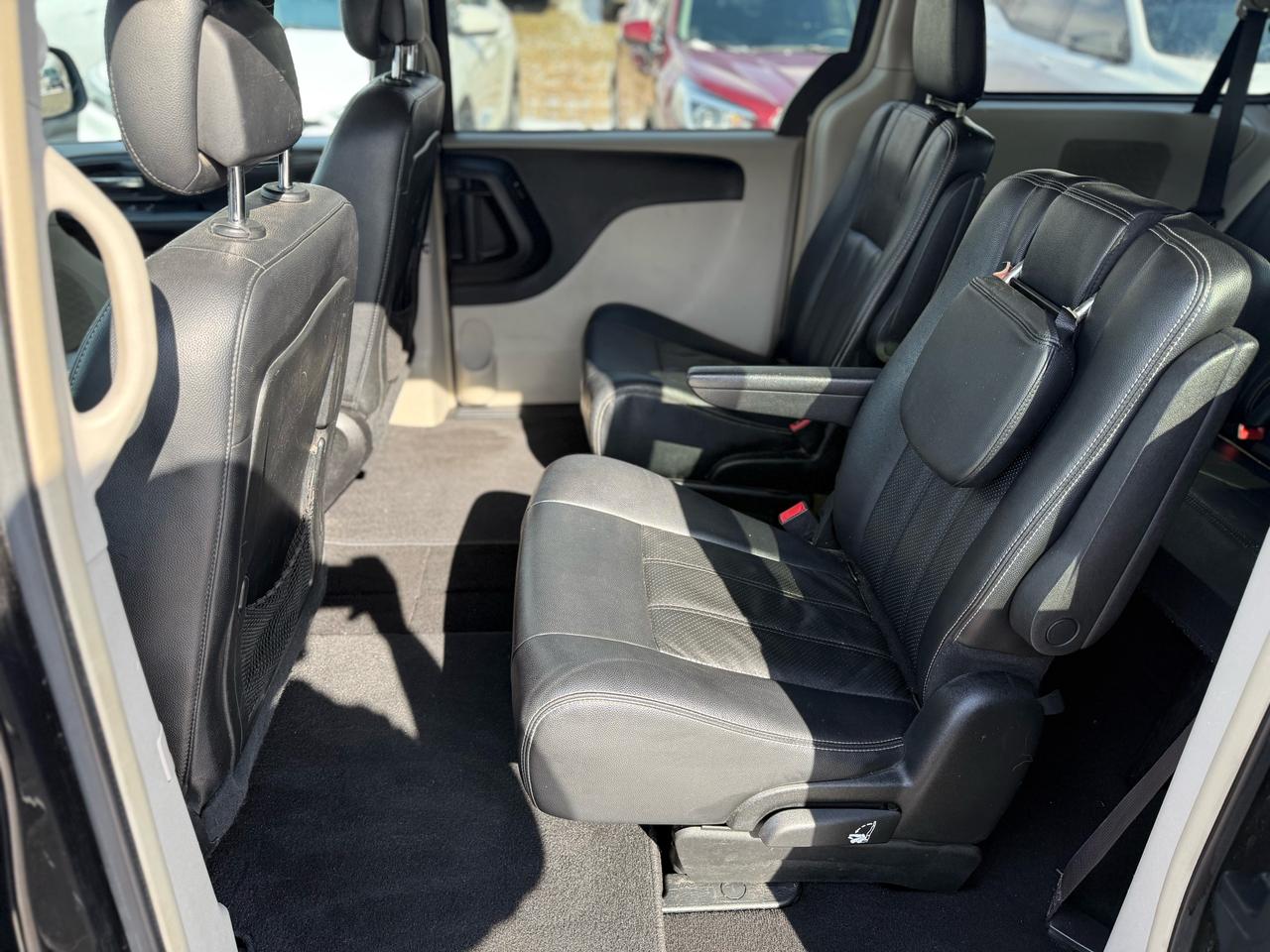 2016 Dodge Grand Caravan Crew Plus ** leather *** DVD Photo