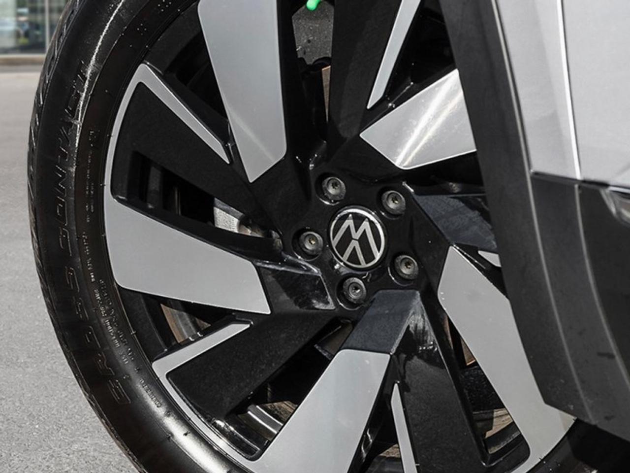 2026 Volkswagen Atlas Cross Sport Highline  - Leather Seats Photo