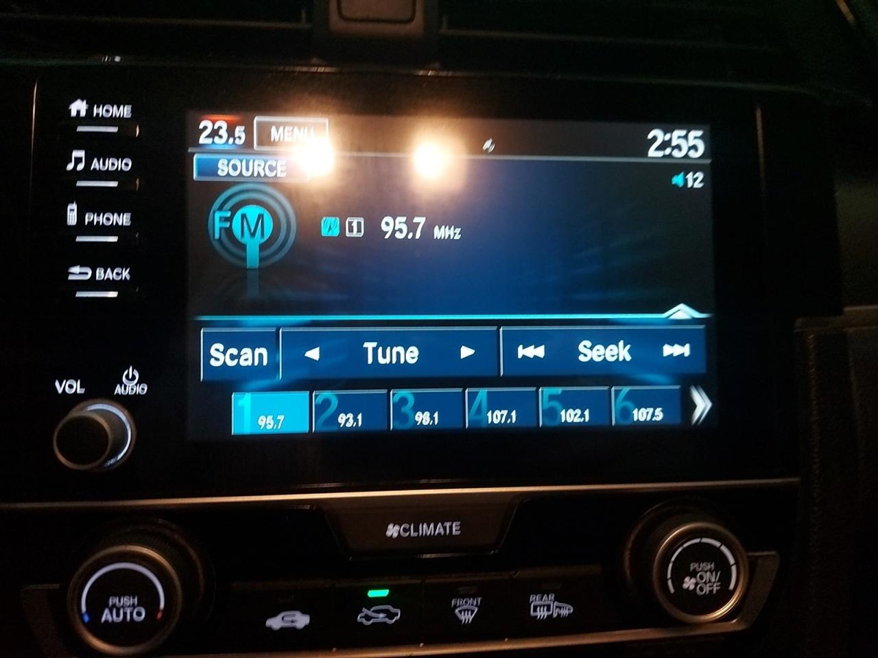 2019 Honda Civic LX Photo2