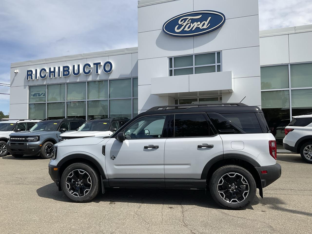 2026 Ford Bronco Sport Outer Banks Photo3