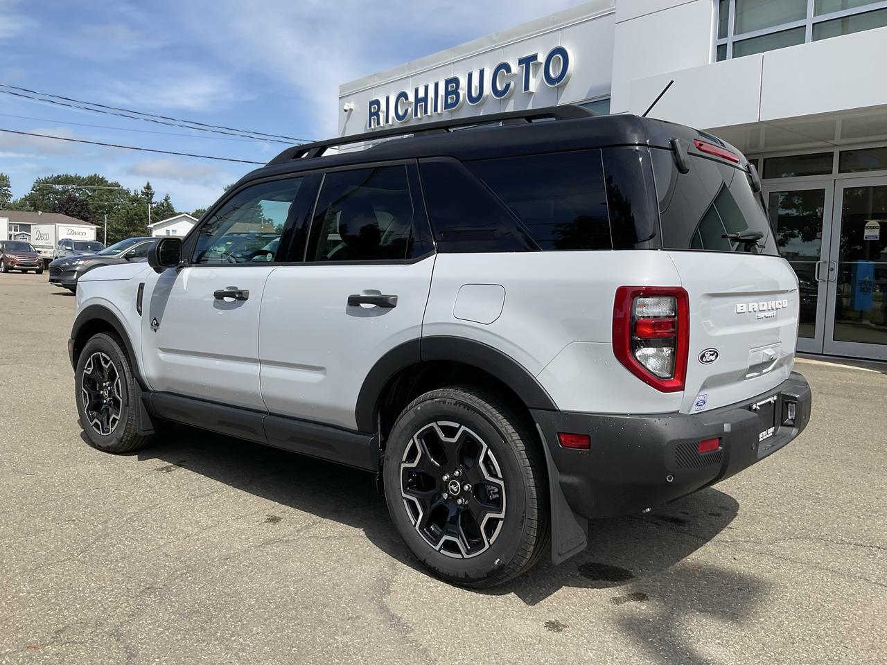 2026 Ford Bronco Sport Outer Banks Photo4