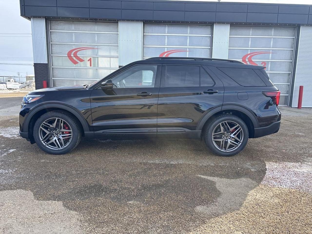 2026 Ford Explorer ST 400A Photo3