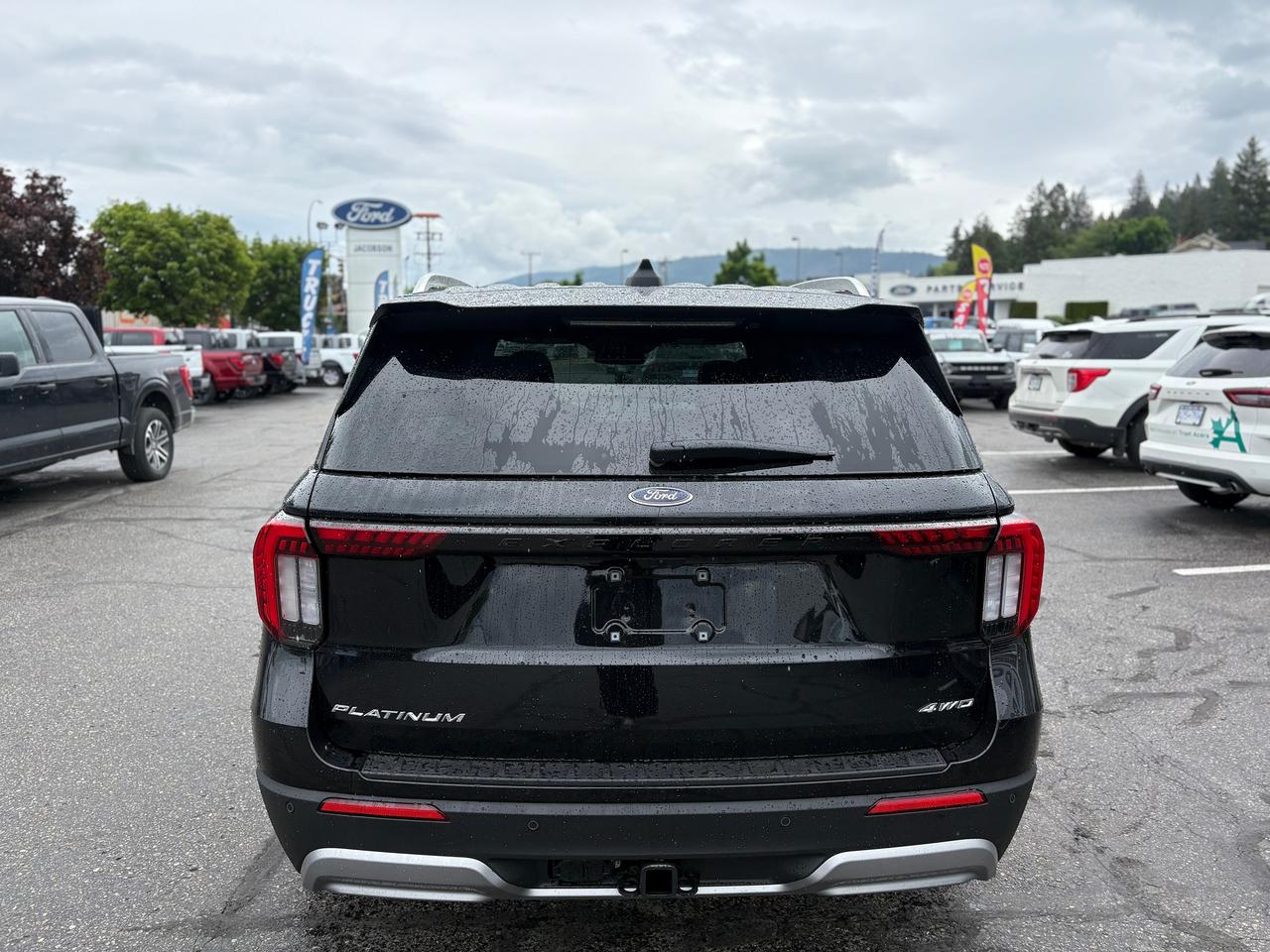2026 Ford Explorer Platinum Photo3