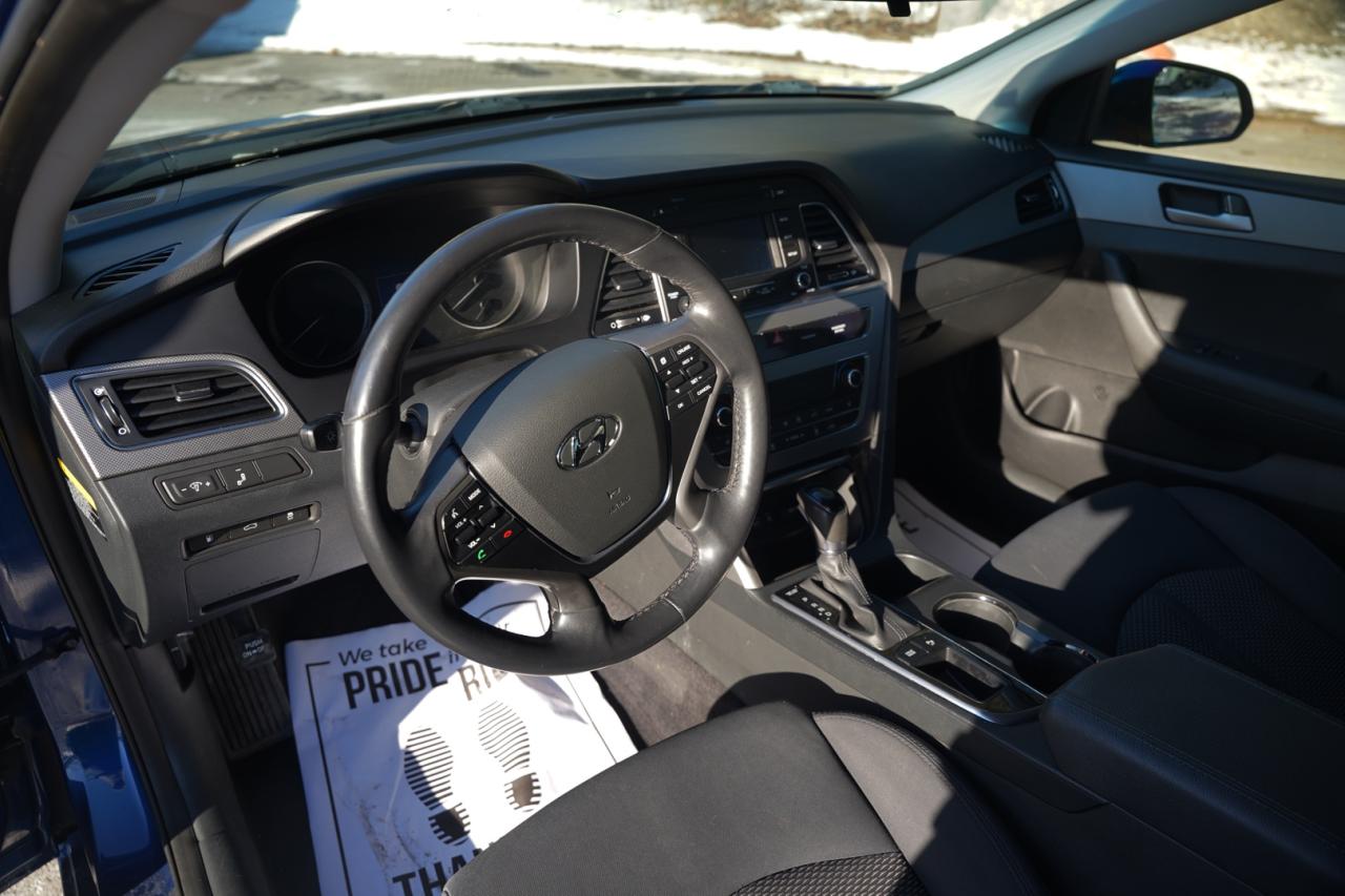 2017 Hyundai Elantra SE 6AT Photo