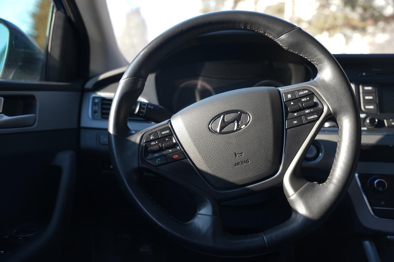 2017 Hyundai Elantra SE 6AT Photo