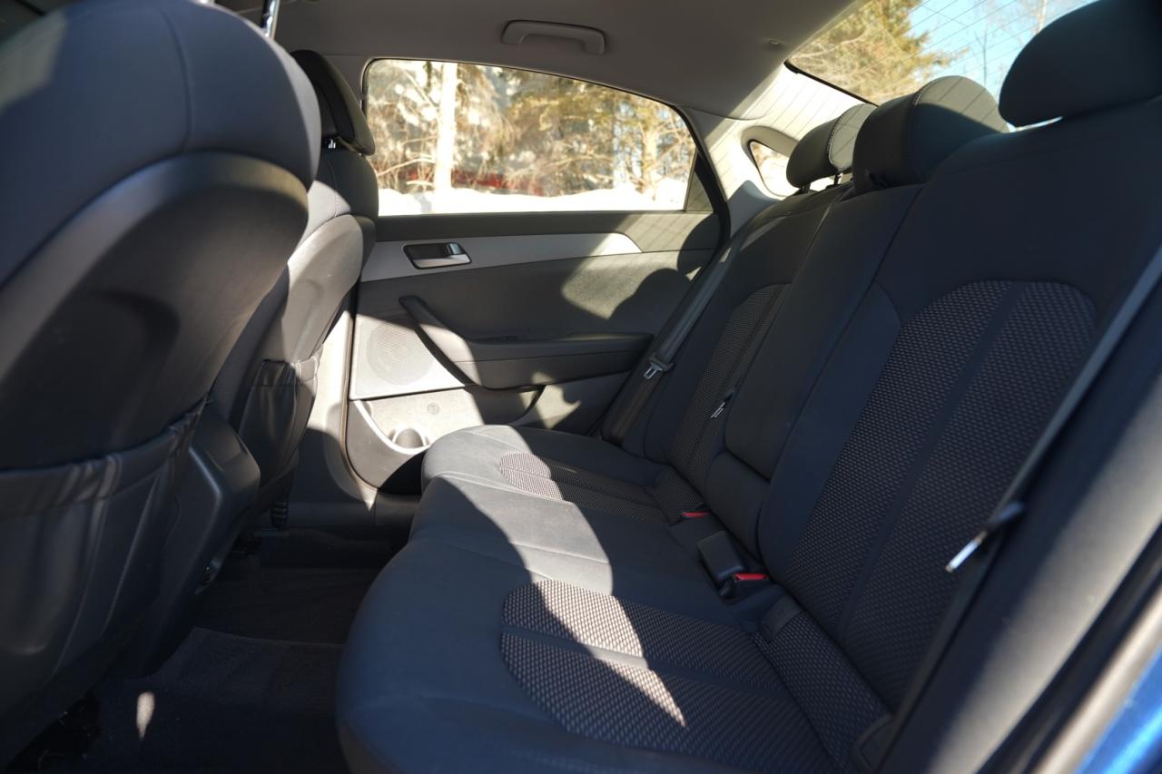 2017 Hyundai Elantra SE 6AT Photo