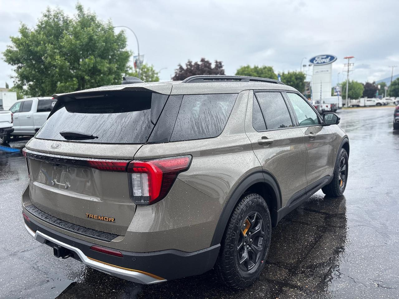 2026 Ford Explorer TREMOR Photo4