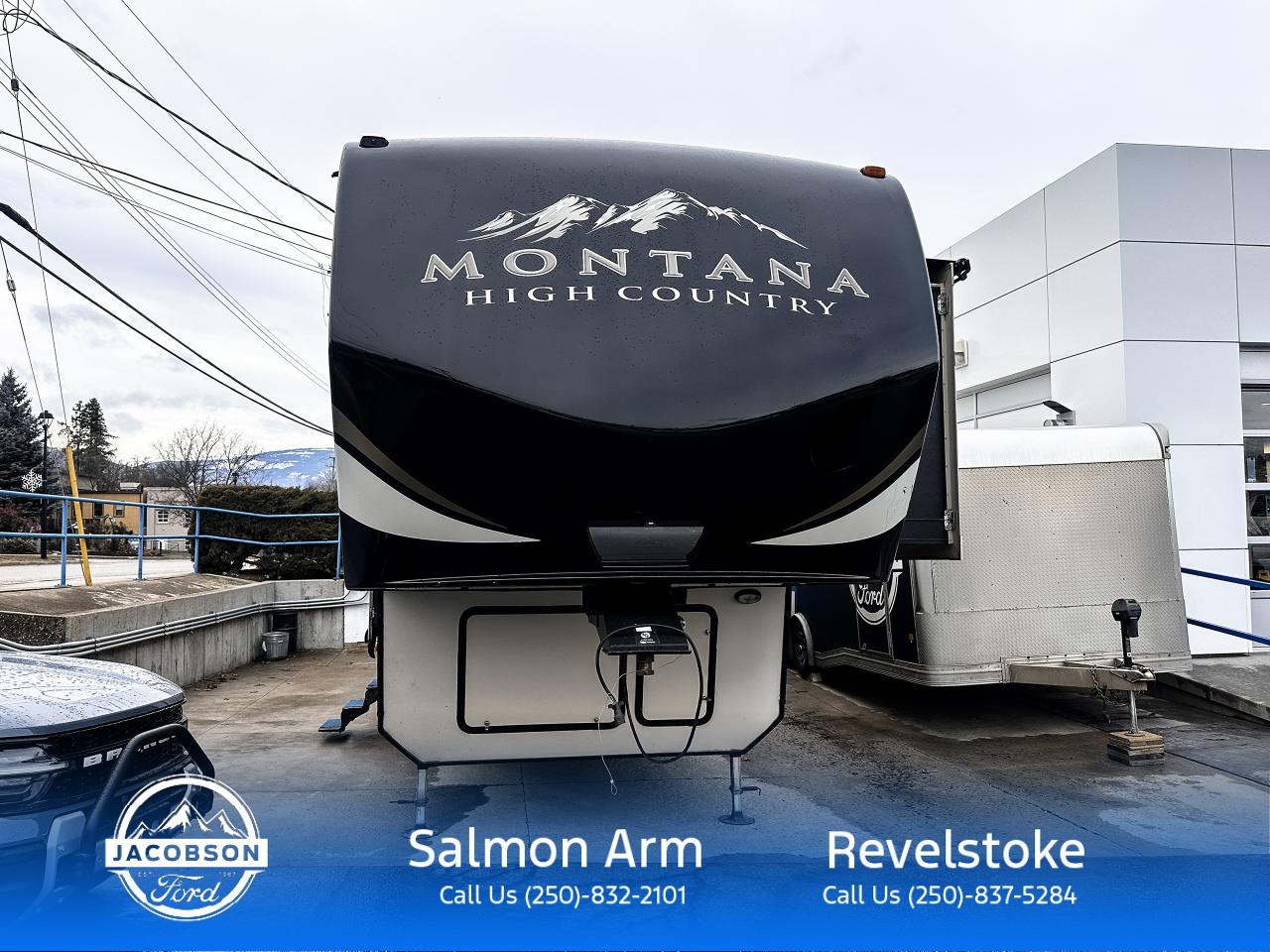 2016 Keystone RV Montana 305RL Photo1