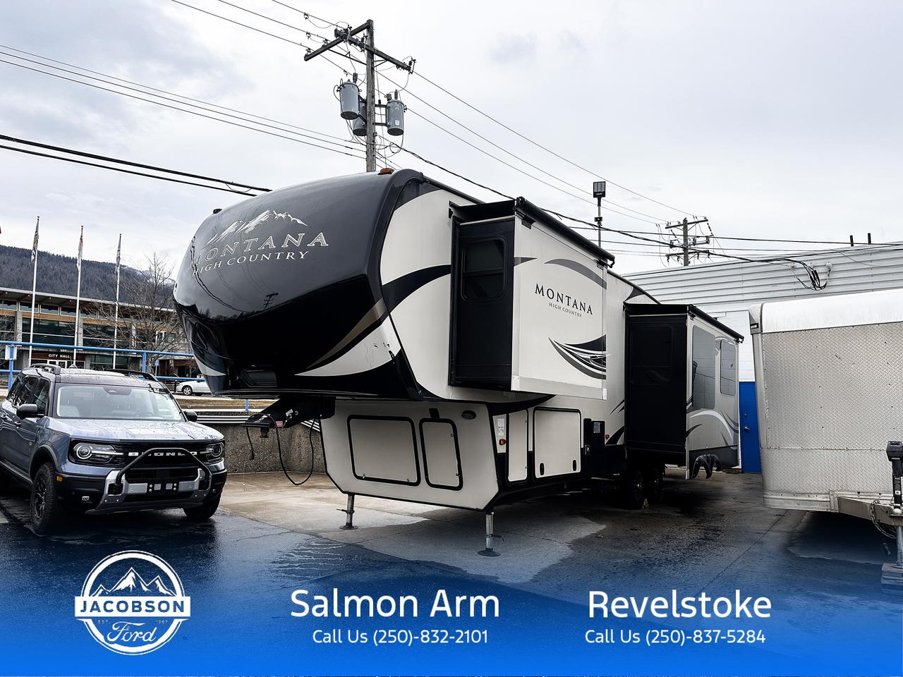 2016 Keystone RV Montana 305RL Photo0