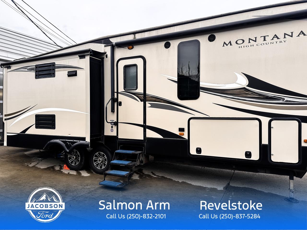 2016 Keystone RV Montana 305RL Photo2