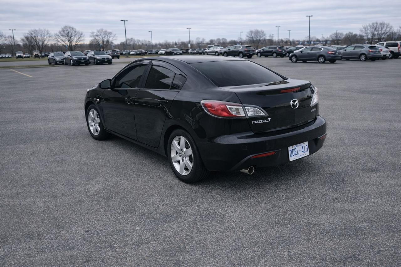 2010 Mazda MAZDA3 GX Photo2