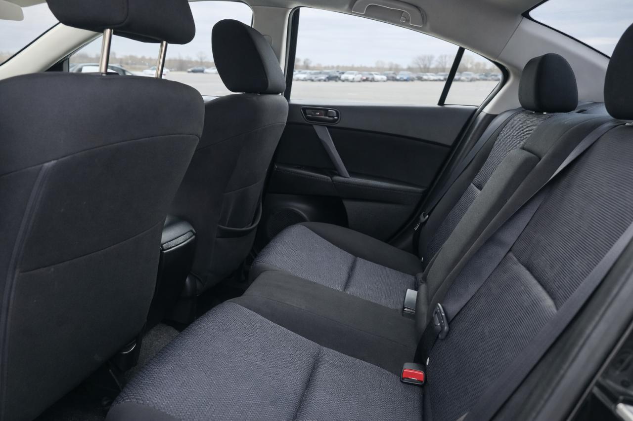 2010 Mazda MAZDA3 GX Photo